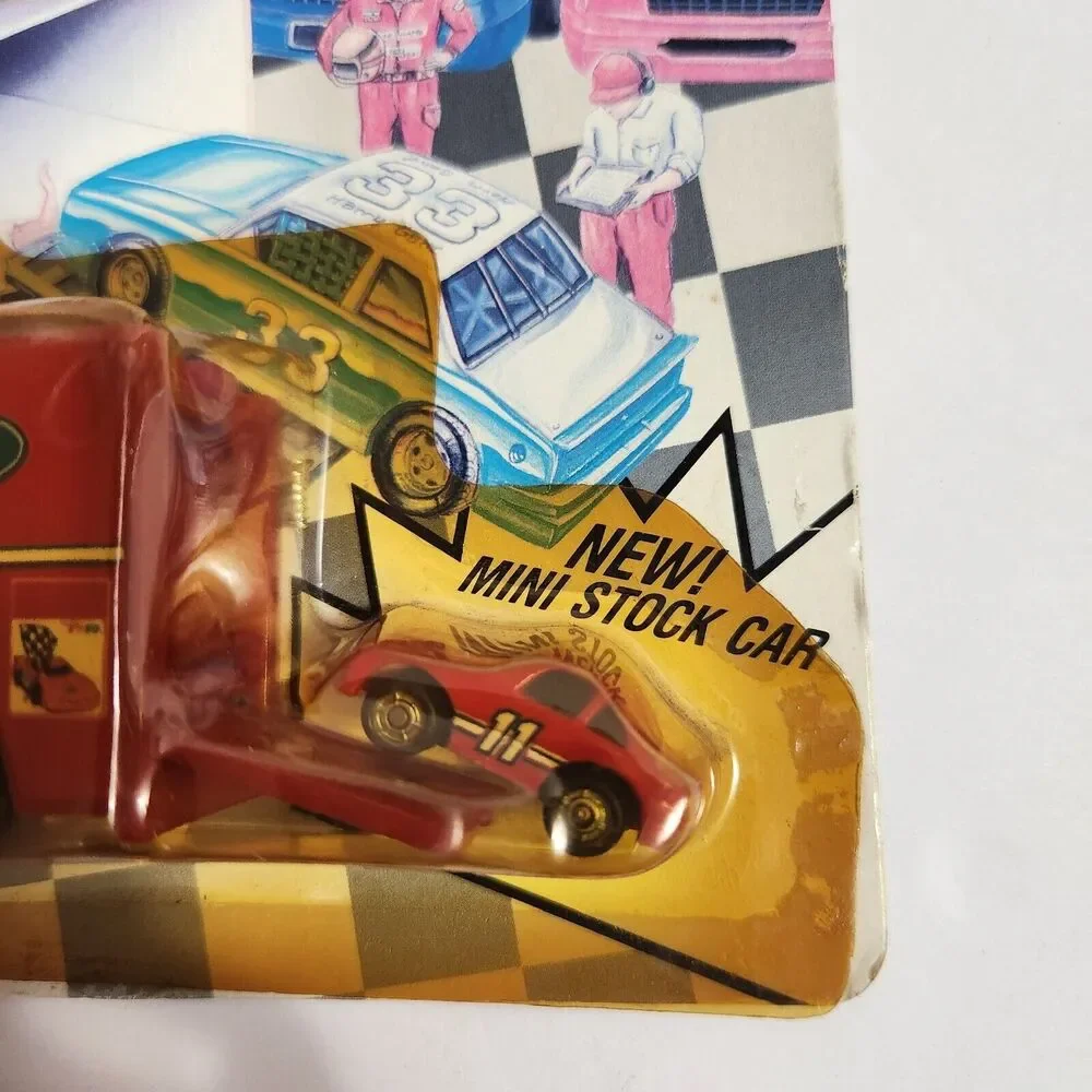 1992 Racing Champions #11 Bill Elliot Team Transporter With Stock Car